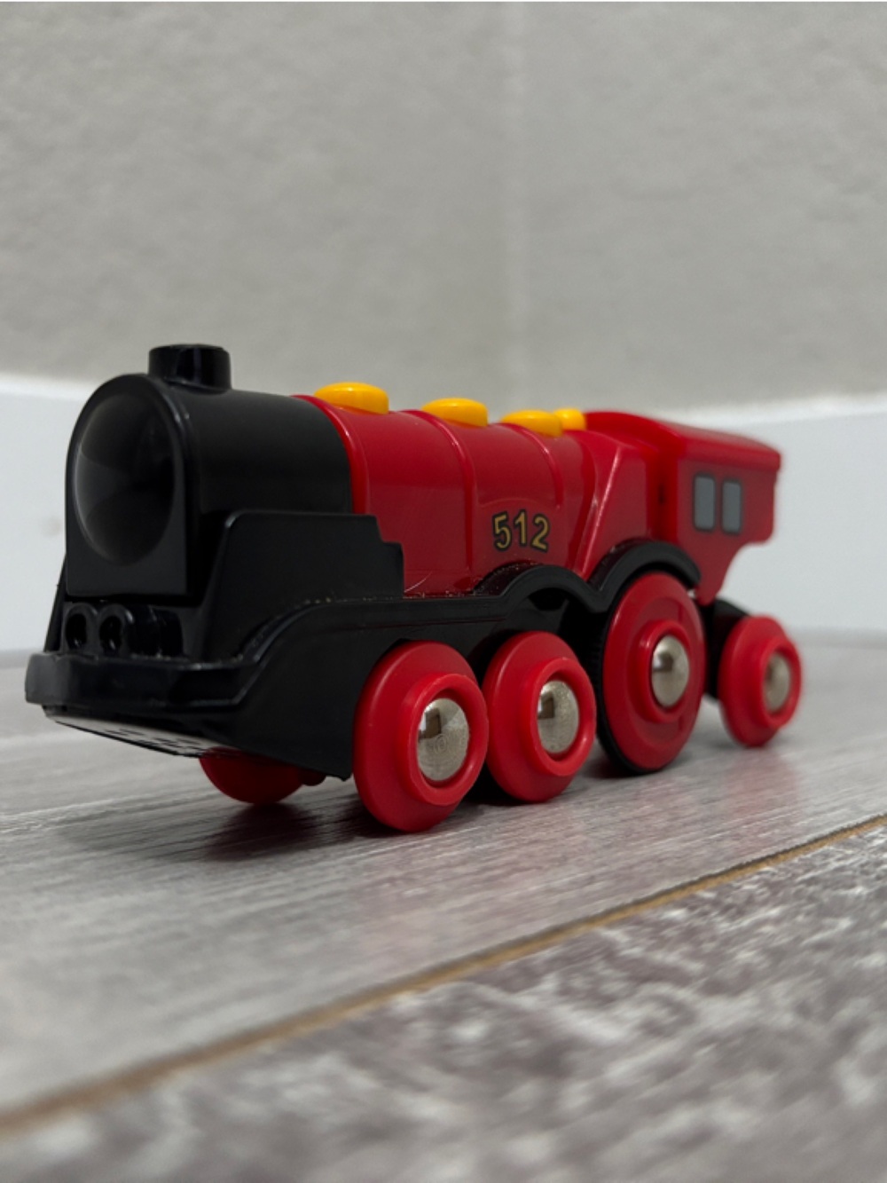 UNTESTED Brio Mighty Red Action Locomotive